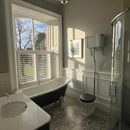 Kenilworth Square North *