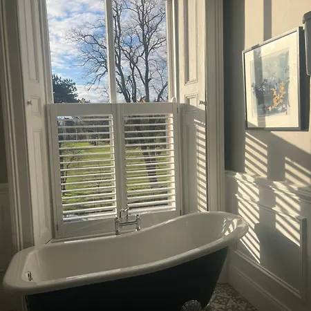 Kenilworth Square North