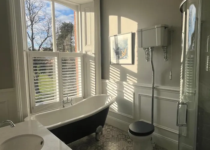 Kenilworth Square North *