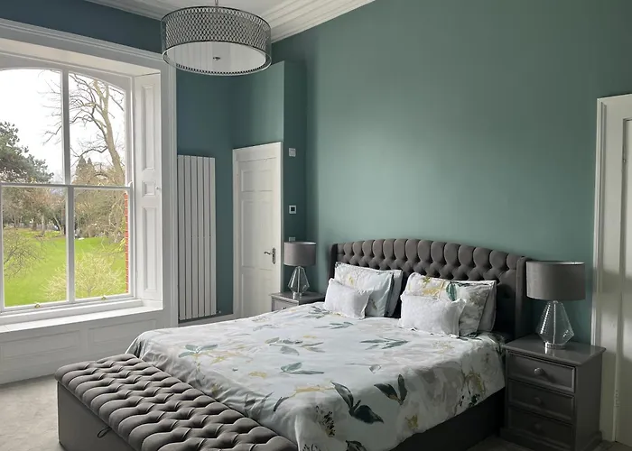 Kenilworth Square North Holiday home