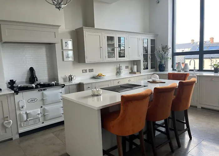 Kenilworth Square North Holiday home *